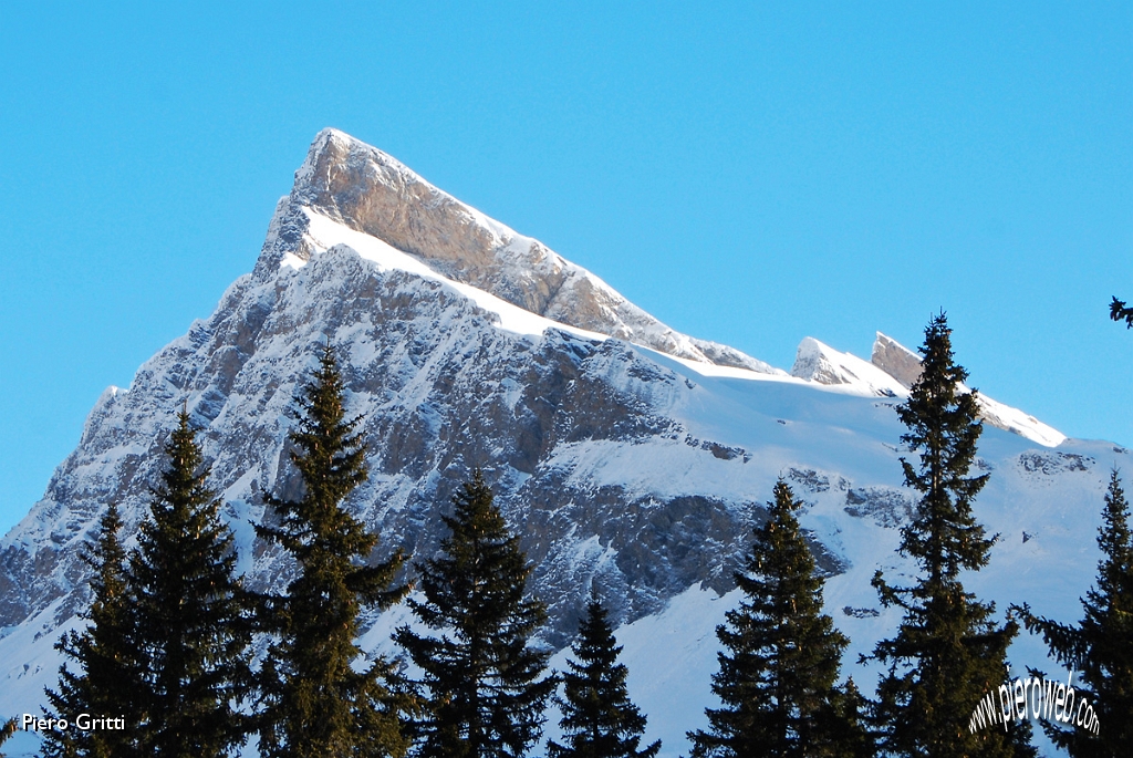 19 - Vista sul Piz Uccello, 20 mar. 2011.jpg